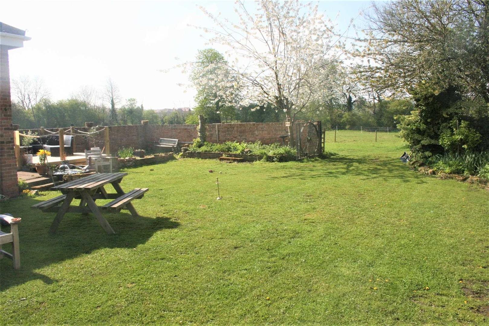 Longholme Farm, Retford